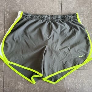 Nike Girls Tempo Shorts in Gray and Neon Yellow (XL)